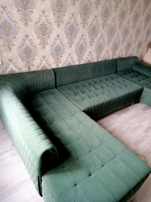 Срочно продается мягкий уголок. Тяжёлый качественный.