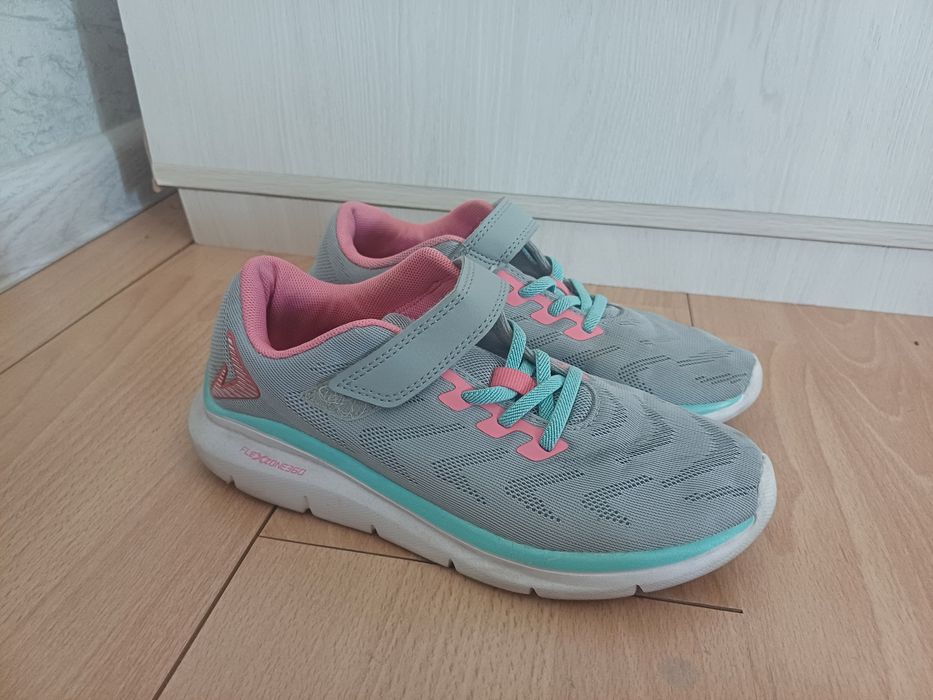 Кроссовки для девочек