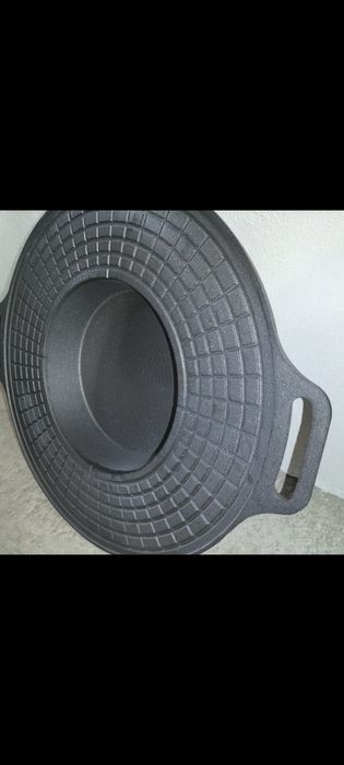 Disc din fontă cu zonă centrală tip „cratiță” – ideal pentru gătit
