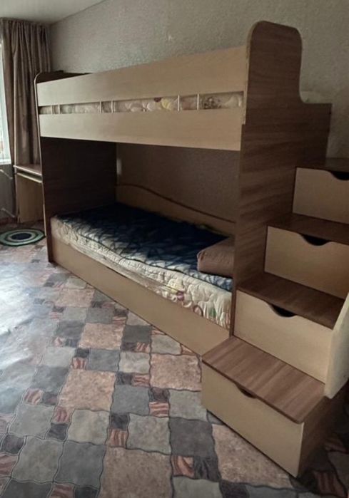 Продам двухъярусную кровать