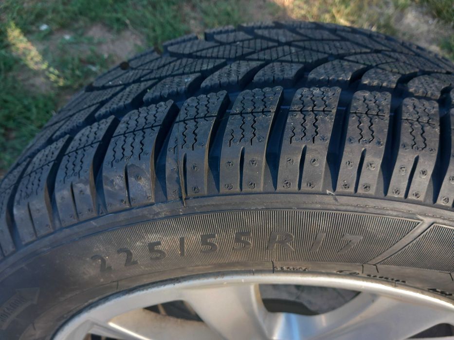 225/55 R17 Dunlop