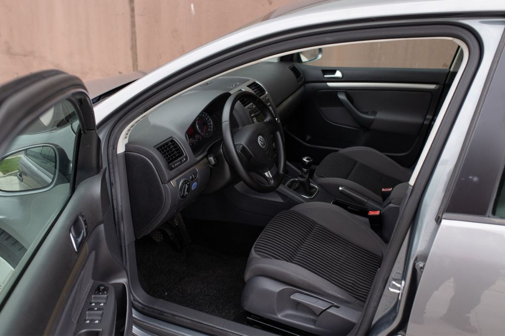 Volkswagen Golf 5 / 2.0 TDi 140cp / Xenon / Dublu climatronic