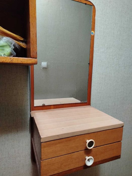 Продам стенку и прихожую