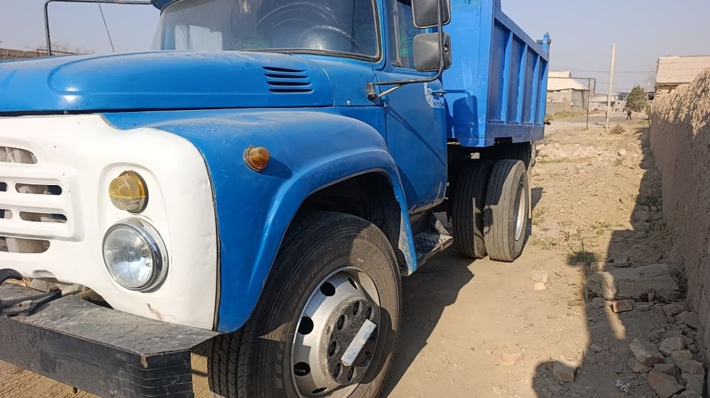 Zil samosval sotiladi