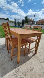 Трапезна маса с 4 стола от естествена дървесина