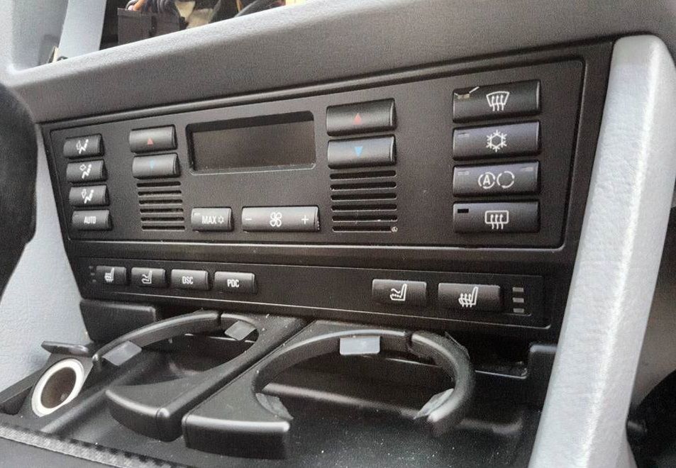 Cup Holder BMW E39 поставка за чаши БМВ