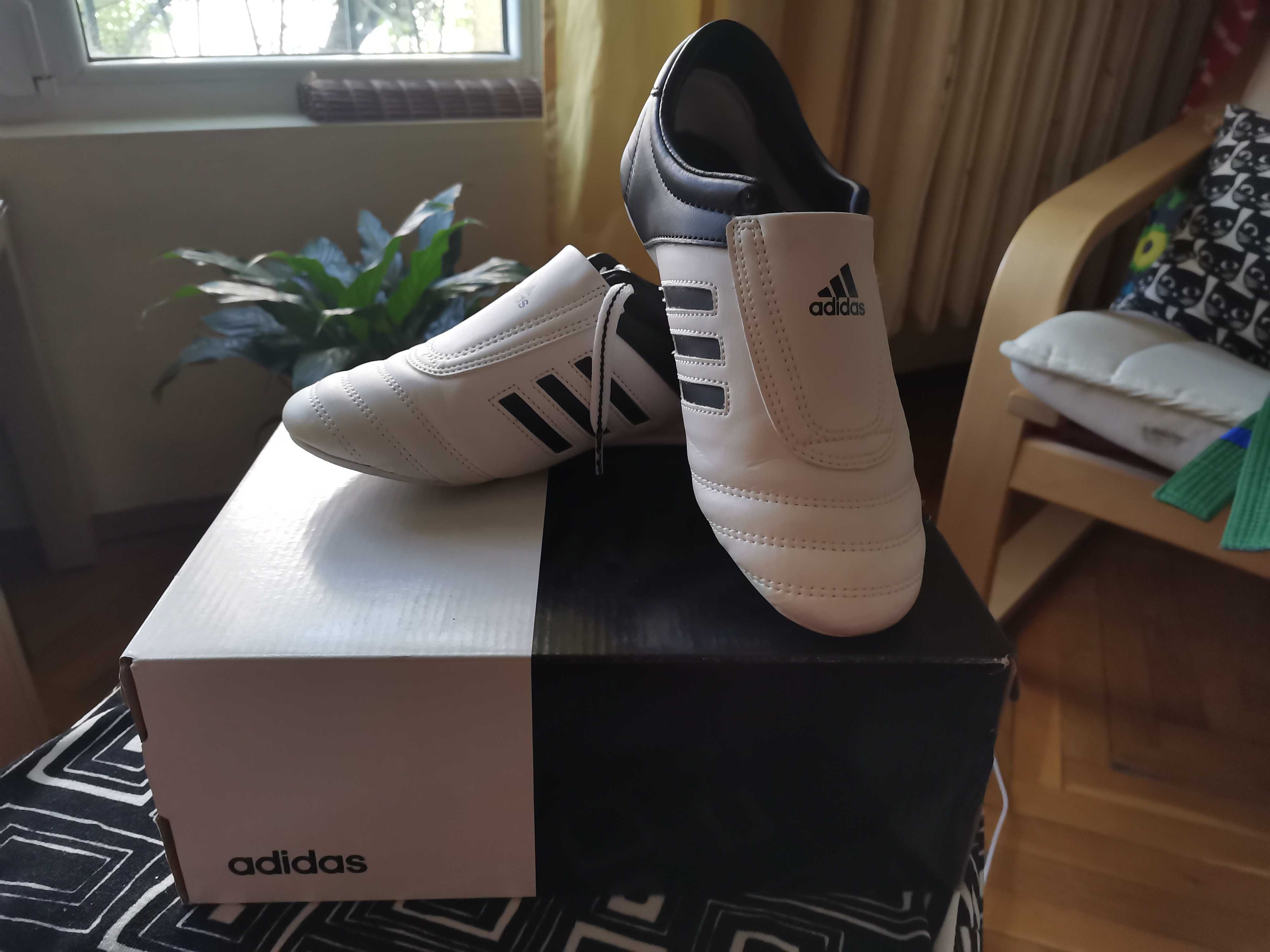 Adidas Adi Kick обувки за таекуондо/карате 36