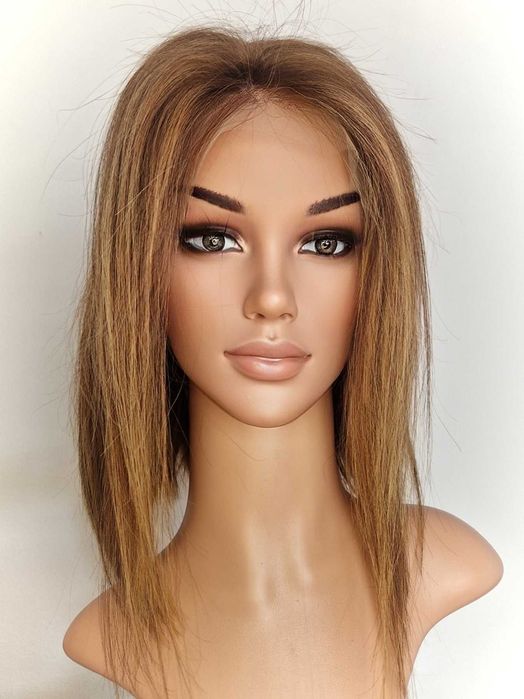 Естествена медено руса перука със светли кичури и дантела 13х4