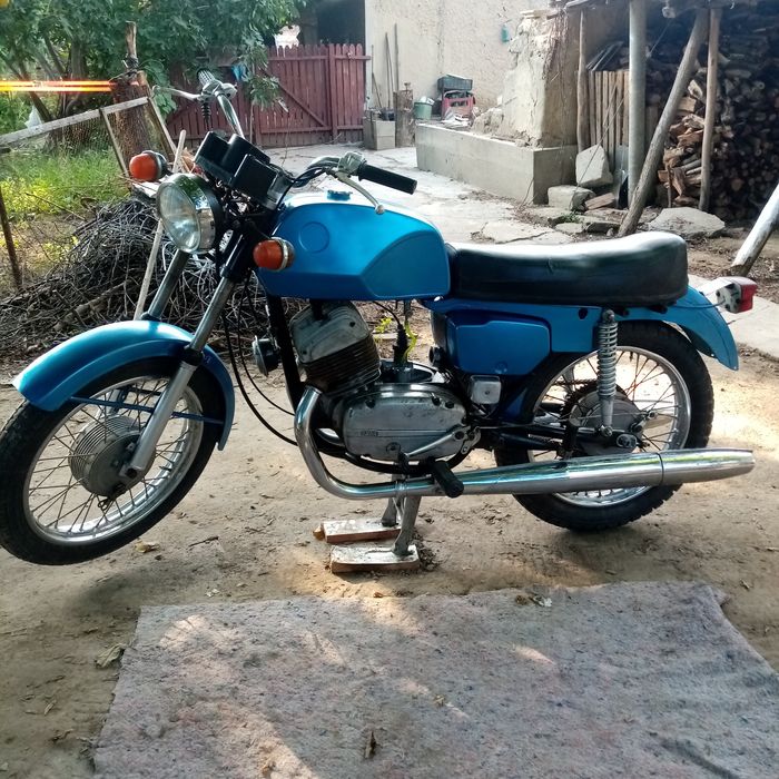 Vând motocicleta CZ 250cm nereconditionata parțial preț negociabil