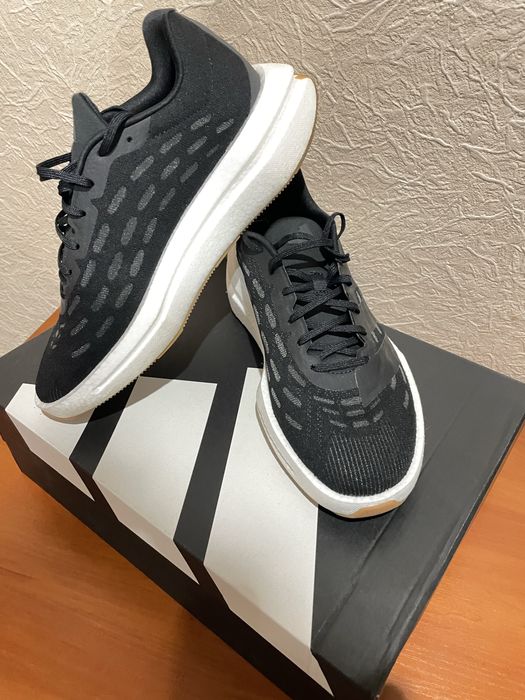 Продам кроссовки Adidas FLOWBOOST