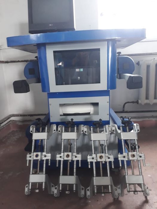 Стенд с подъемником для геометрии