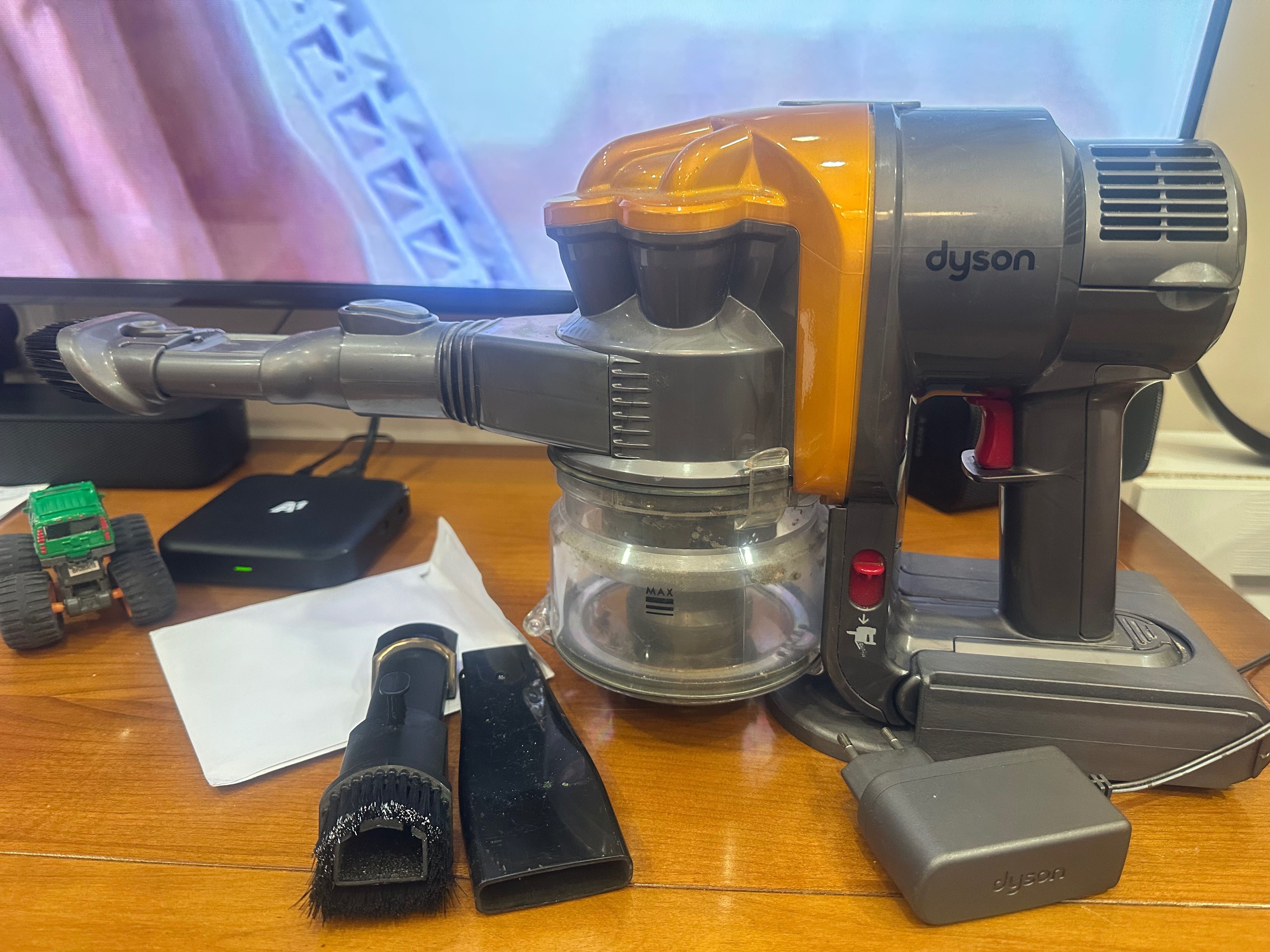 Прахосмукачка Dyson DC-16