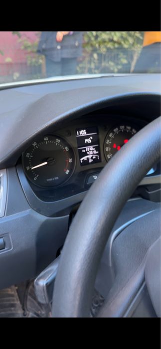 Vand skoda rapid ,motor 1.2 benzina anul de fabricatie 2013,km 43000