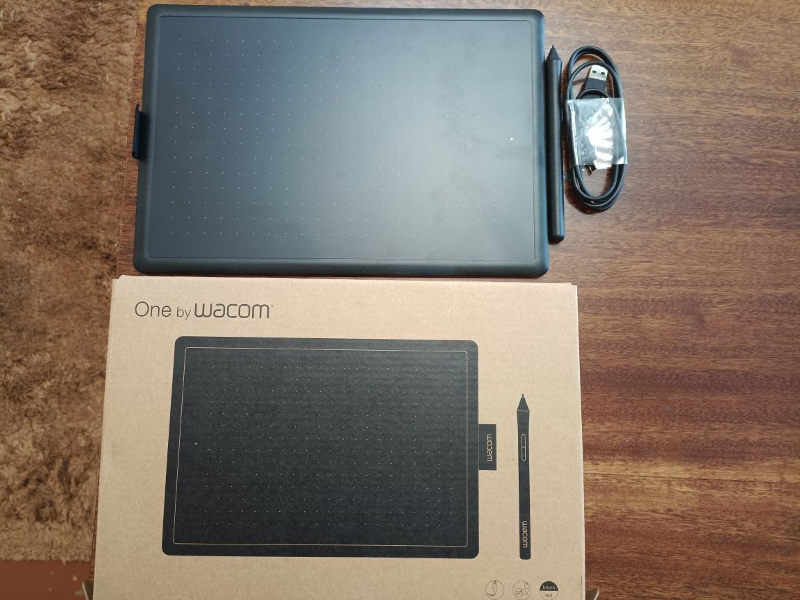 Продам графический планшет Wacom One Medium (CTL-672-N)