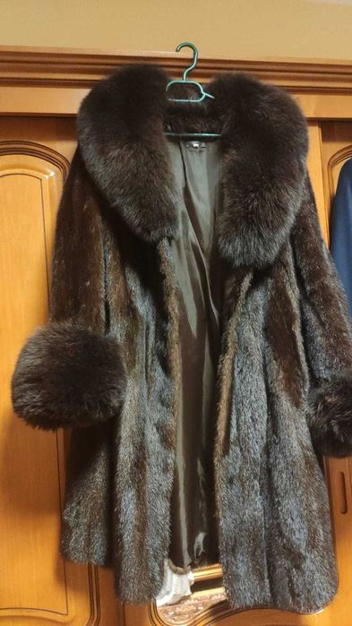 Palton de nurcă damă in stare excelenta