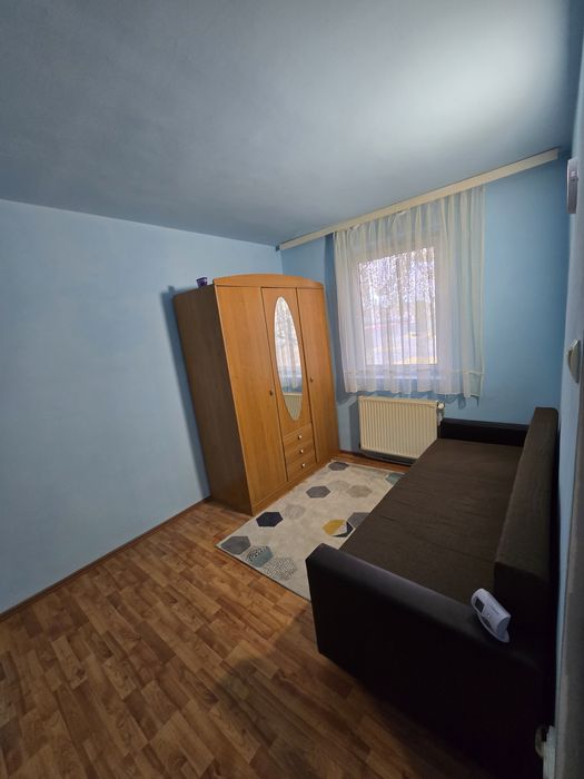 Inchiriez apartament cu 3 camere decomandate, et 1 str. N. Balcescu