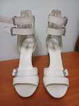 Сандали.     GUESS
