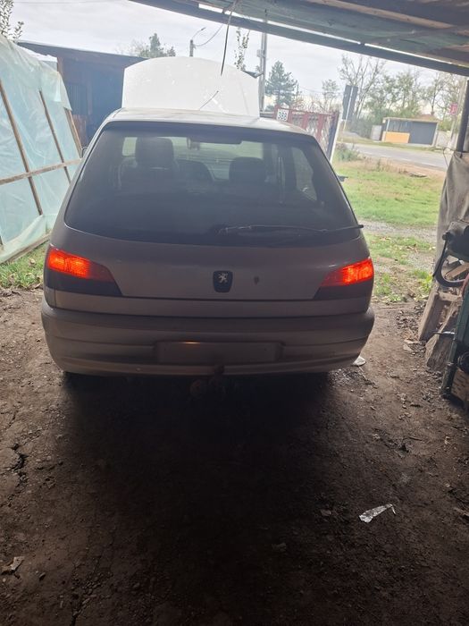 Vând Peugeot 306