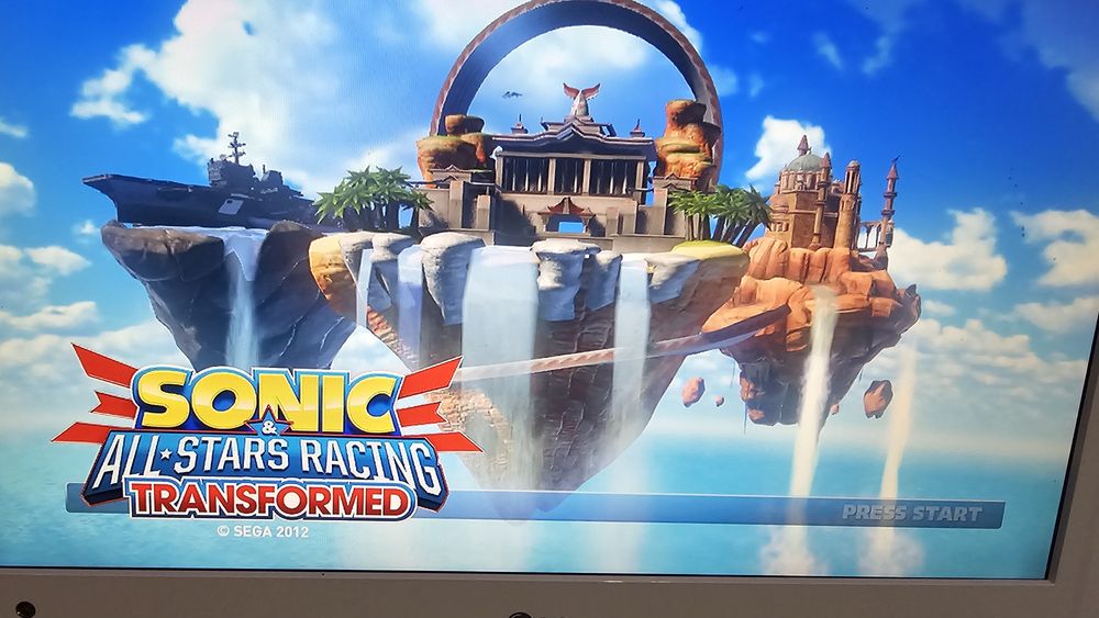 XBOX360 consola XBOX 360 slim, HDD 250 GB + 4 jocuri masini si kinect