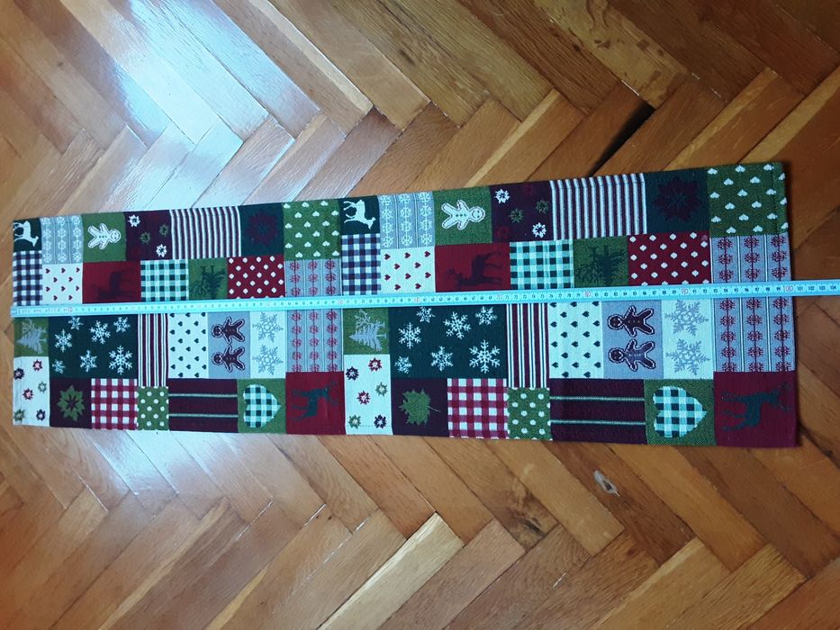 Коледни покривки и тишлайфери от 15 до 5 лв