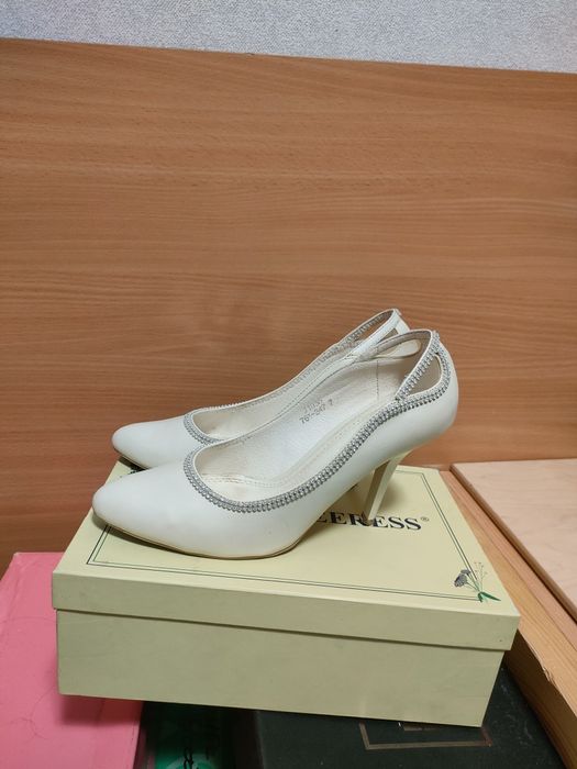 Продам туфли 38 размер