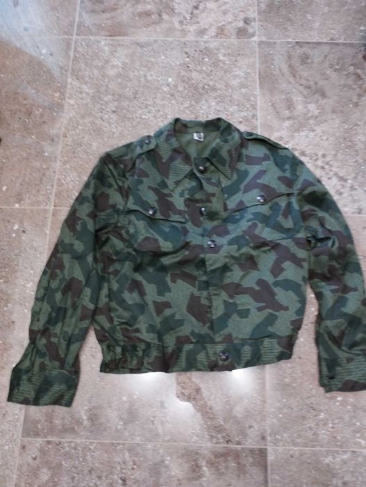 Камуфлажни дрехи