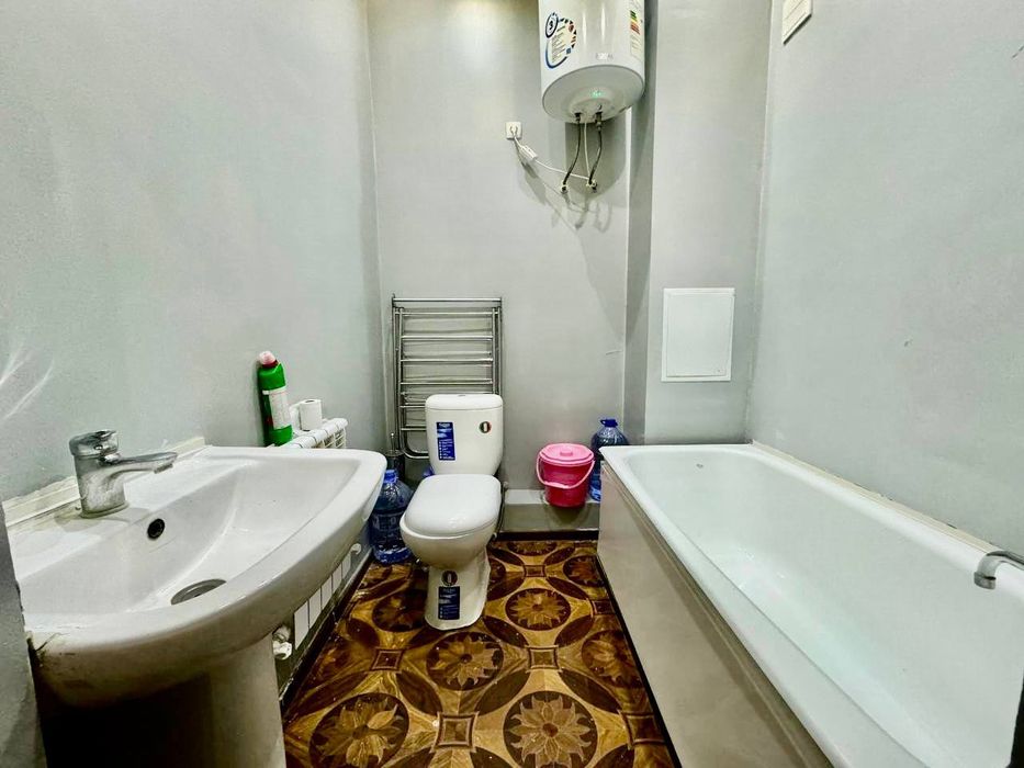 Chilonzor tumani Novza metirosiga yaqinida 2xonali bezmakler kivartira