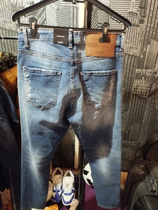 Blugi noi calitate superioara.