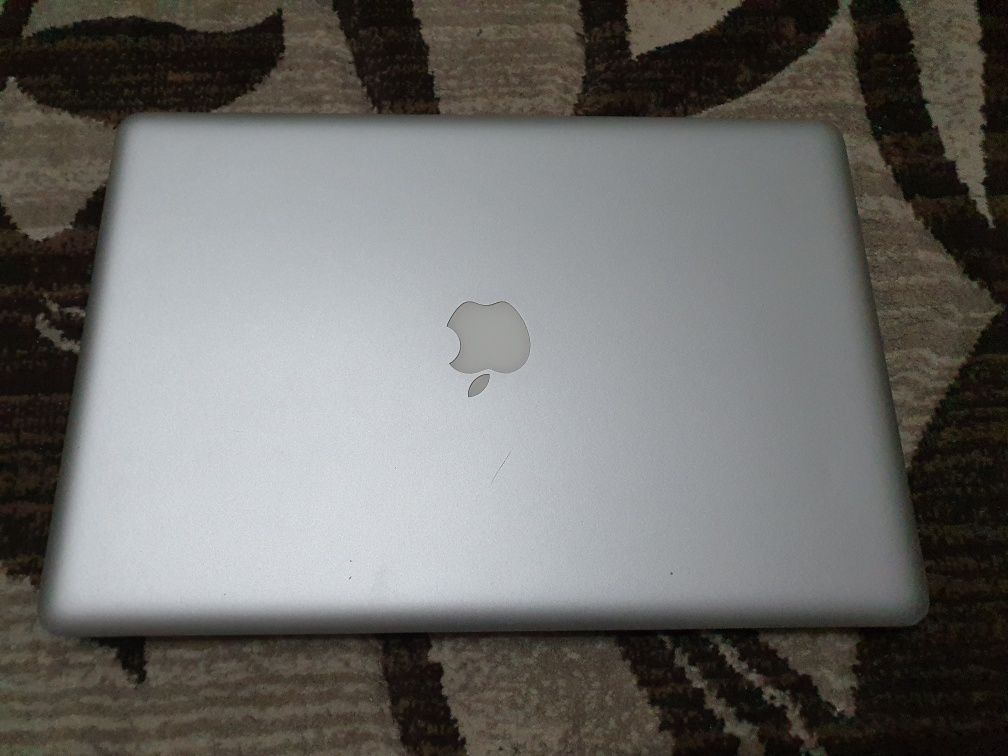 Laptop MacBook 15"