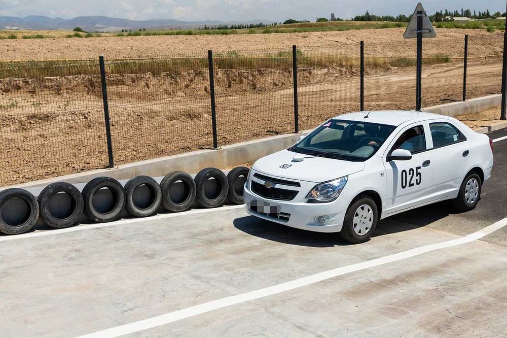 Инструктор по вождению