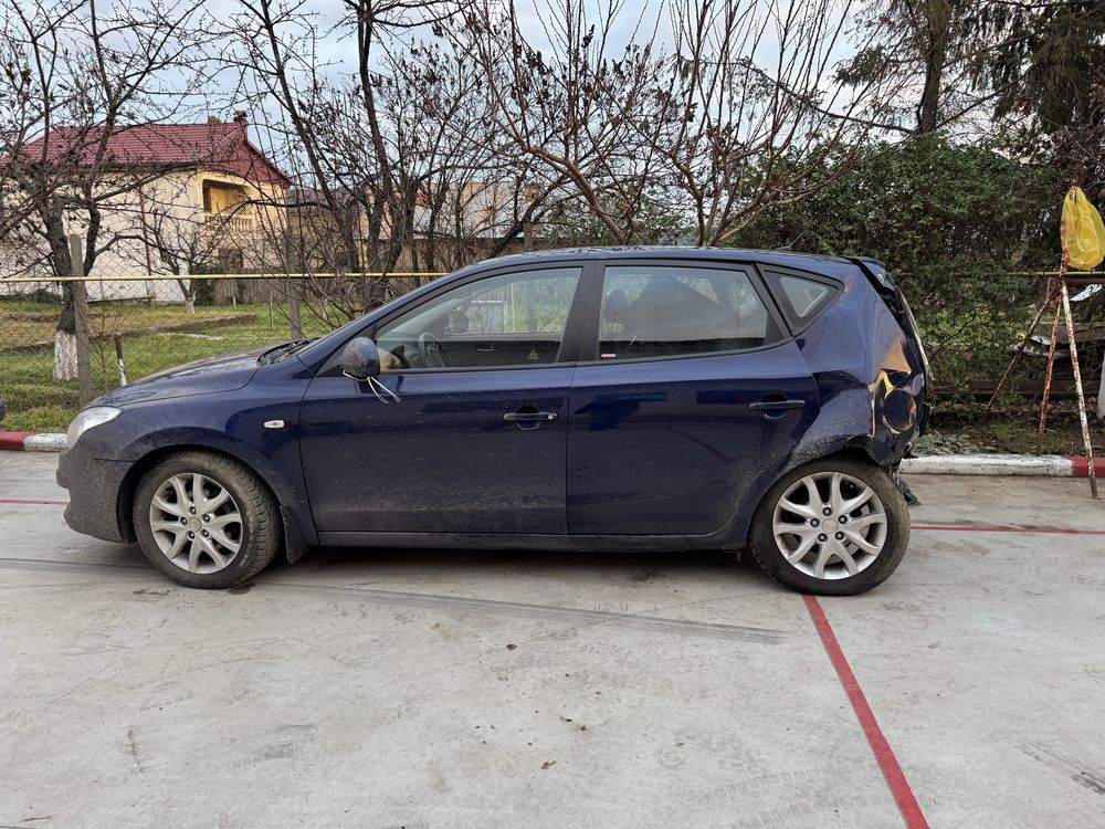 Dezmembrez Hyundai i30 2007-2011 1,6 crdi cod motor D4FB doar 73000km