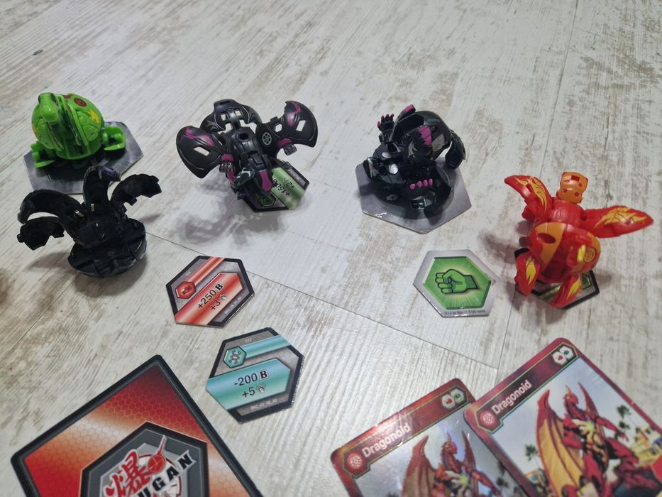 Vând bakugan ca noi