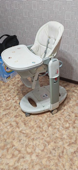 Детский стульчик для кормления