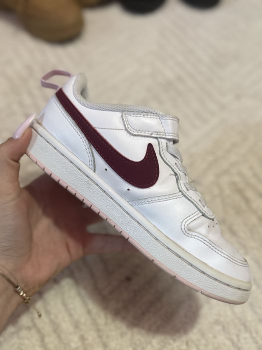 Детски кожени кецове Nike Court Borough (Бели/Бордо)