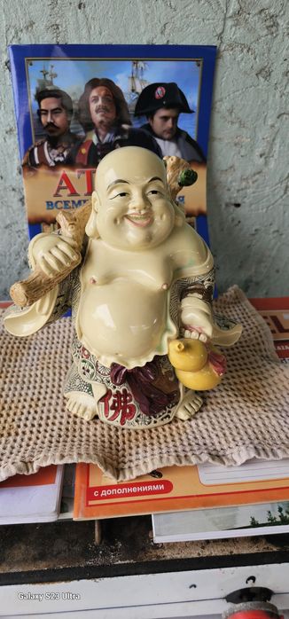 Сувенирная фигурка