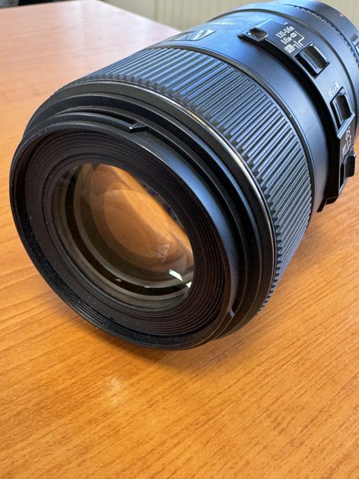 Obiectiv Sigma Macro 105mm f/2.8 Canon + adaptor Canon EF EOS R