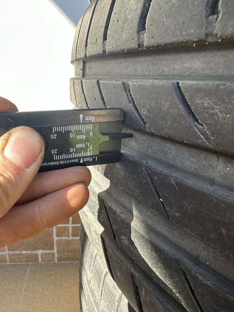 Kumho ecsta  245/45/19 летни
