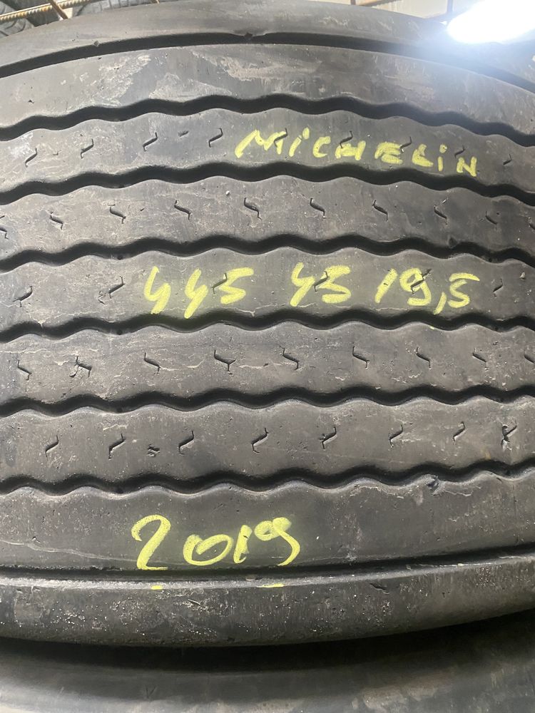 445/45/19.5  Michelin Dunlop