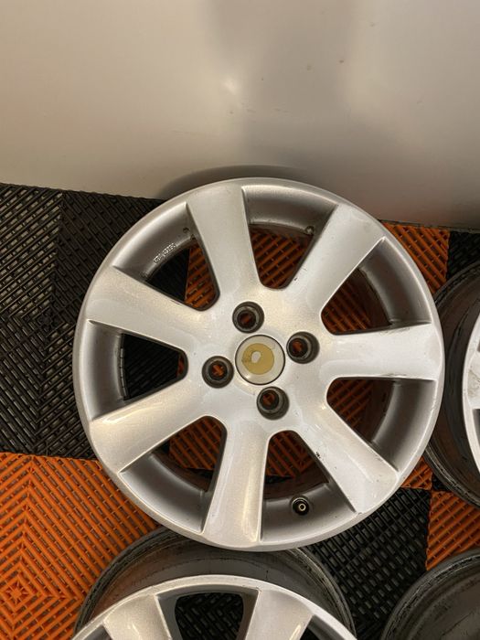 Jante aluminiu 4x100 Dacia Logan , Sandero , Dokker , Clio pe 15