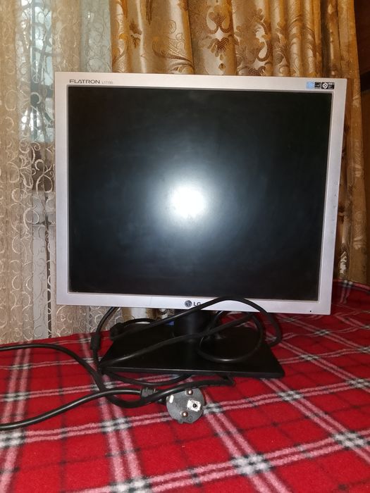 Монитор LG l17 19s 17 диагональ