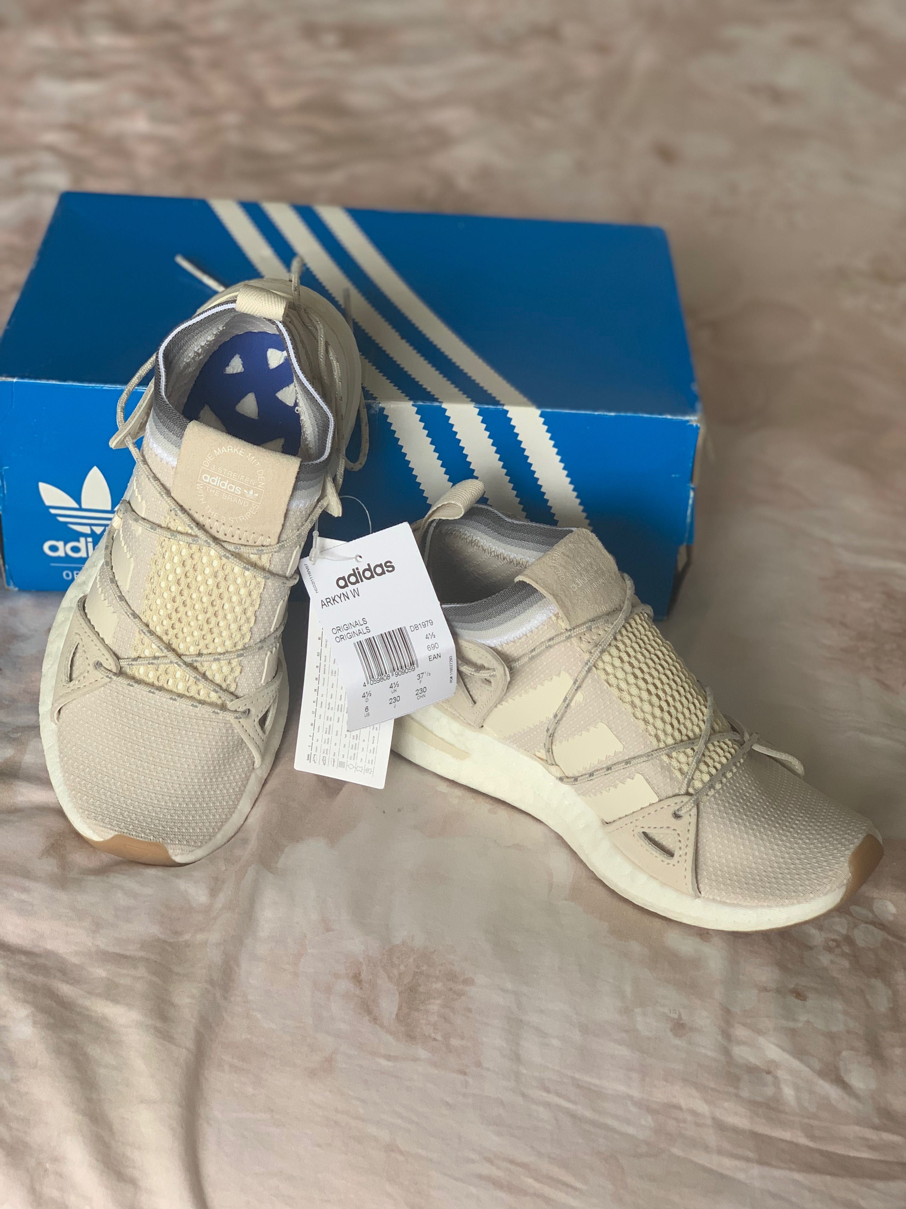 Обувки Adidas Arkyn W