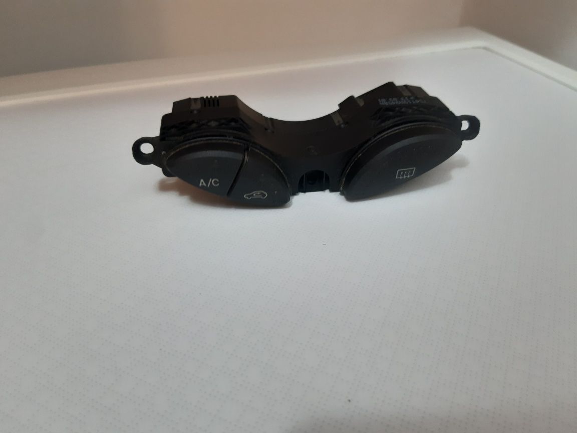 Panou Comanda Buton Ac Dezaburire Ford Focus 1 MK1  YS4T19A945BA