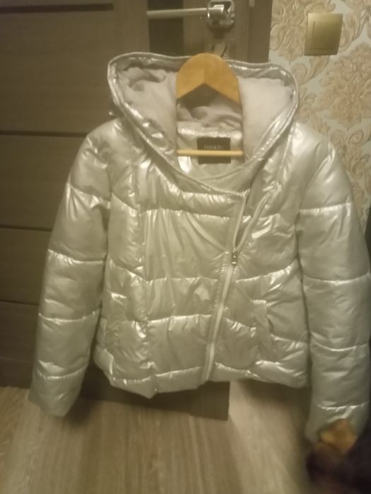 Женская одежда куртка серебристая 46р 48р