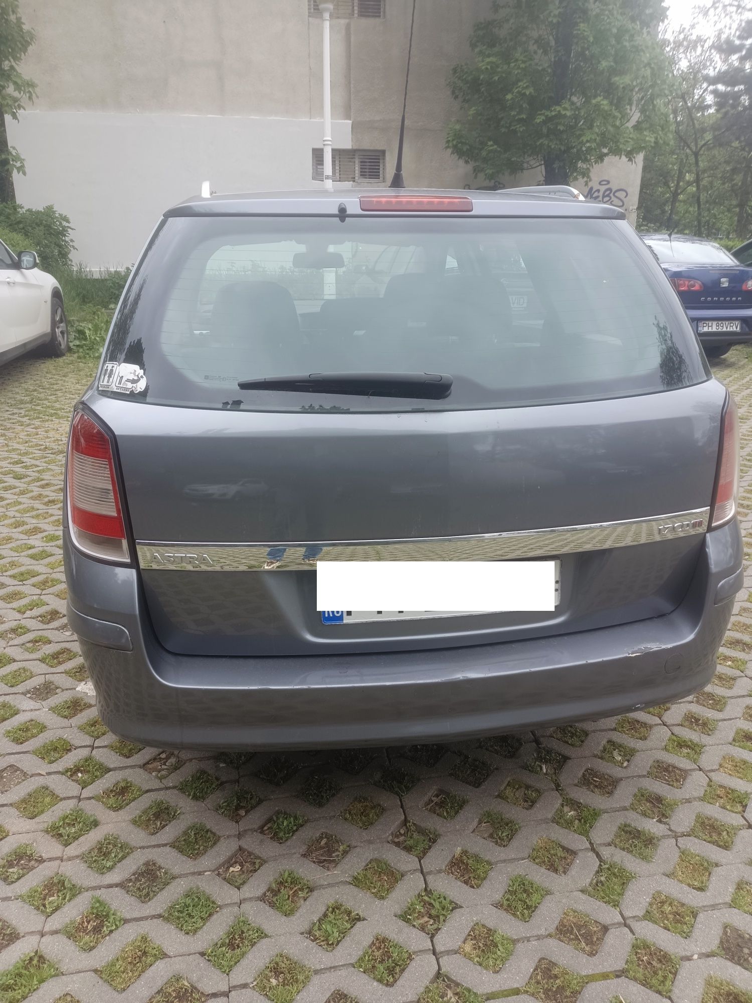 Vând schimb cu duba  Opel Astra h 2008