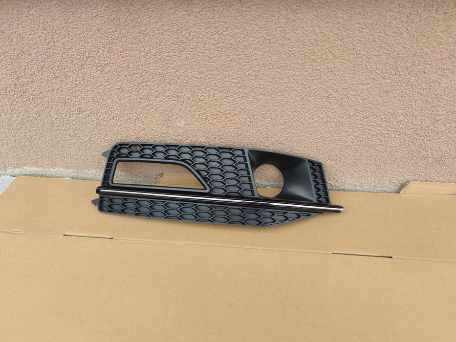 Grila proiector ceata Audi A4 B8 S-line cu loc distronic 2012-2015