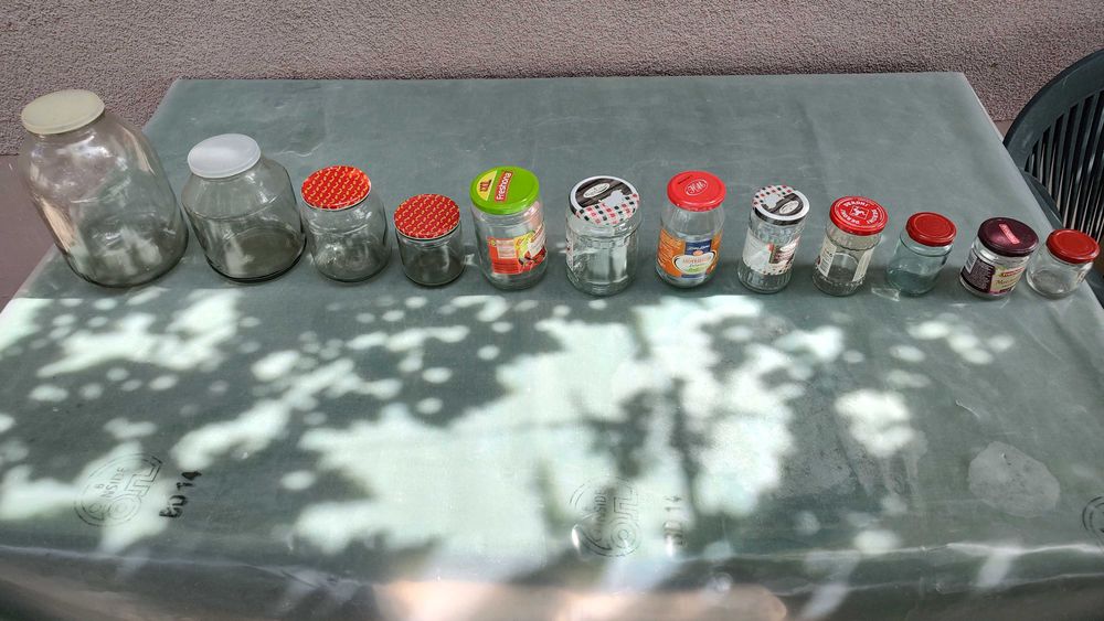 Стъклени буркани