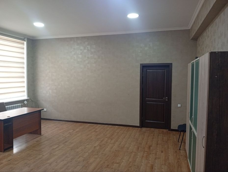 Уютные Офисы с мебелью на парке Бобура