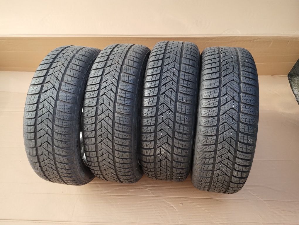 Jante R17 VW Golf VIII 8 cu Pirelli 205 50 R17 M+S