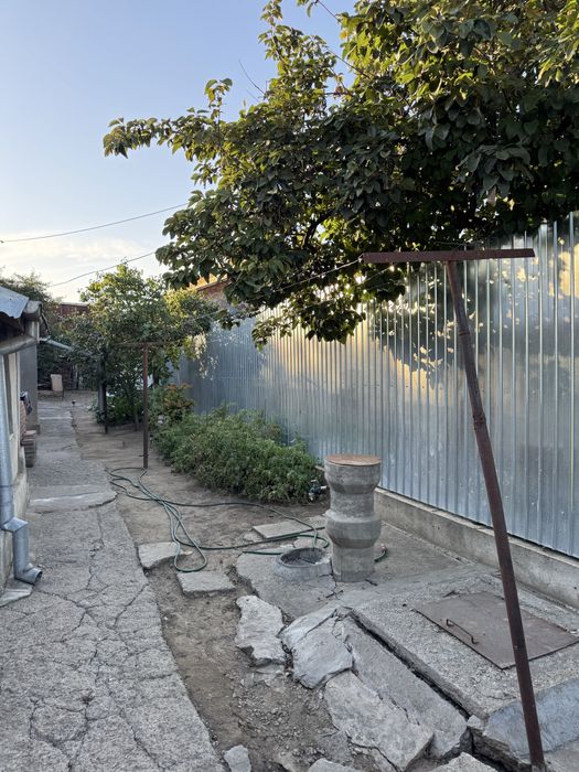 De vânzare – Casă bătrânească, cartier Radu Negru