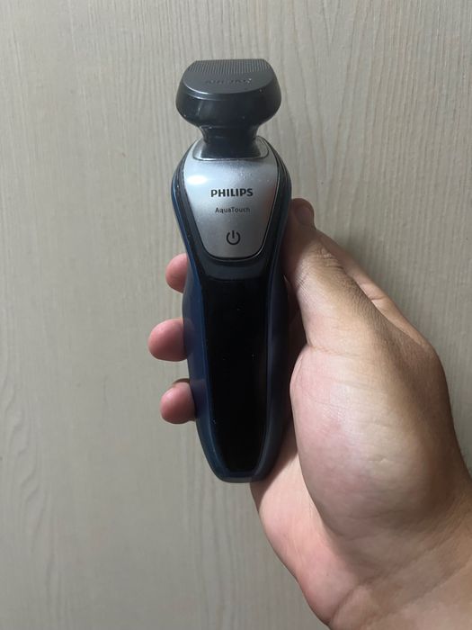 Aparat de bărbierit Philips AquaTouch